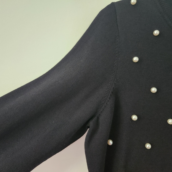 Amaryllis black pearl sweater. - Picture 3 of 5